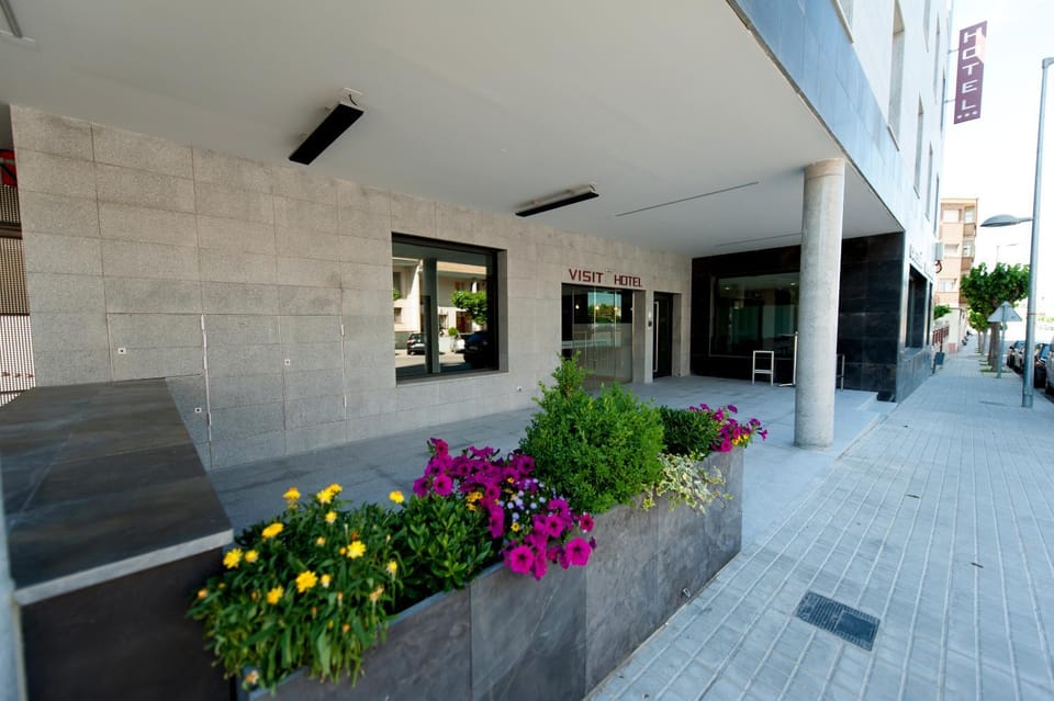 Facade/entrance