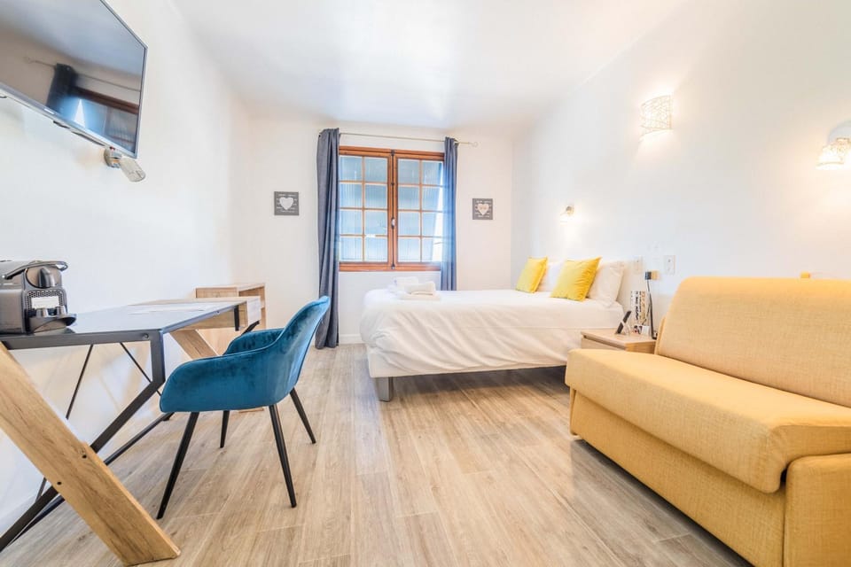 Bed, Bedroom, internet