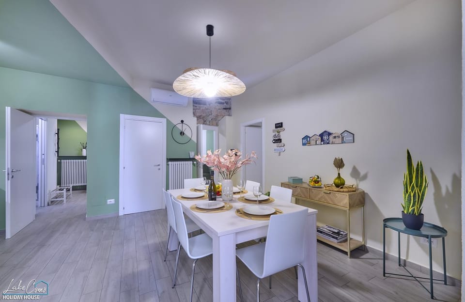 TV and multimedia, Dining area, City view, Quiet street view, heating, internet, air conditioner