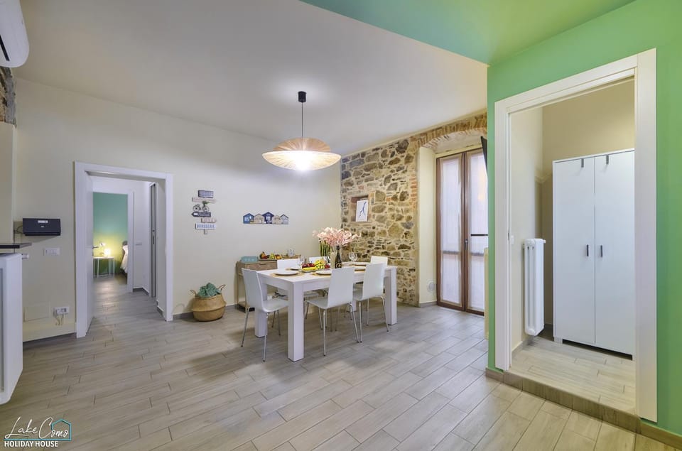 TV and multimedia, Coffee/tea facilities, Dining area, heating, internet, toaster, air conditioner