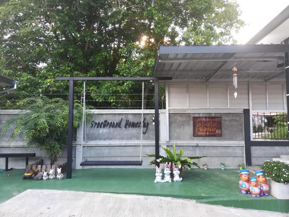 เซราะกราว โฮมสเตย์ Bed and Breakfast in Laos