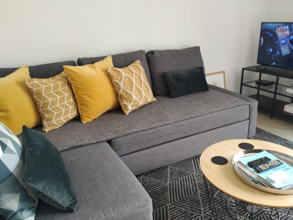 Communal lounge/ TV room, Living room