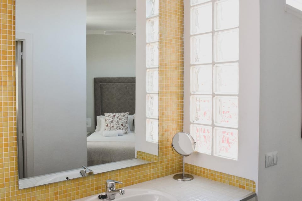 Bathroom, Photo of the whole room, Bedroom, towels