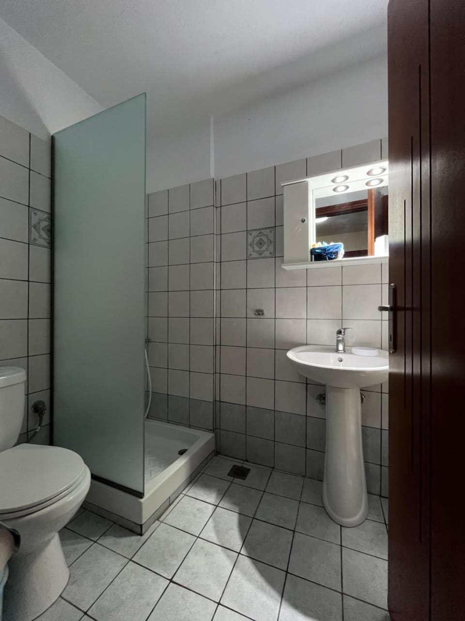 Shower, Toilet, Bathroom, towels