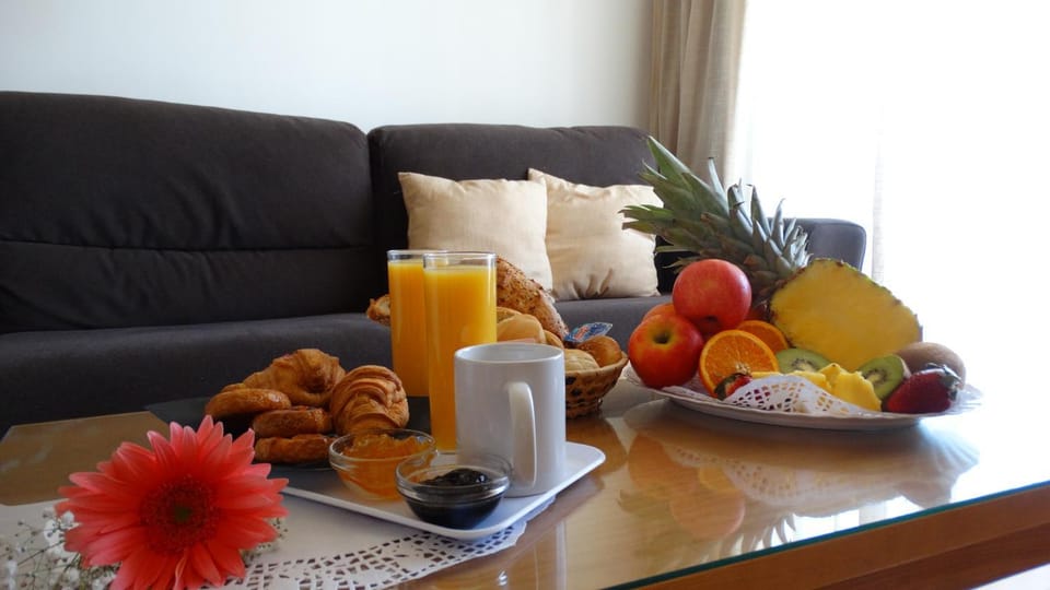 Food, Continental breakfast