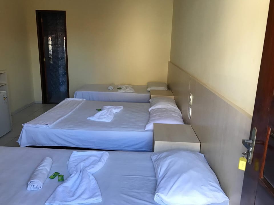 Bedroom, towels