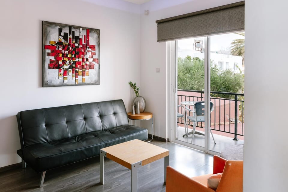 View (from property/room), Balcony/Terrace, Living room, Seating area