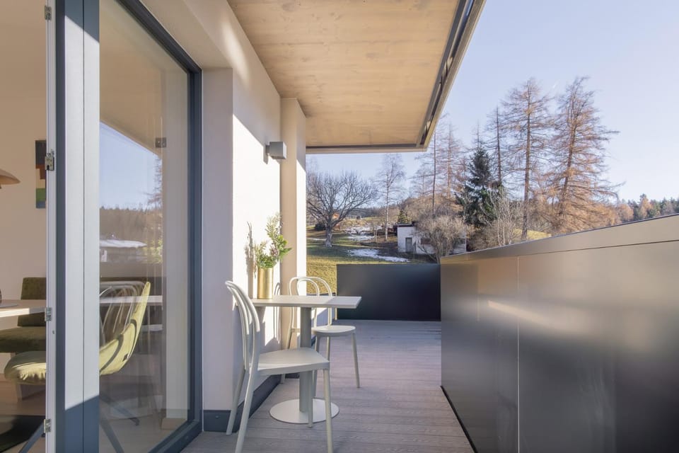 View (from property/room), Balcony/Terrace, Seating area