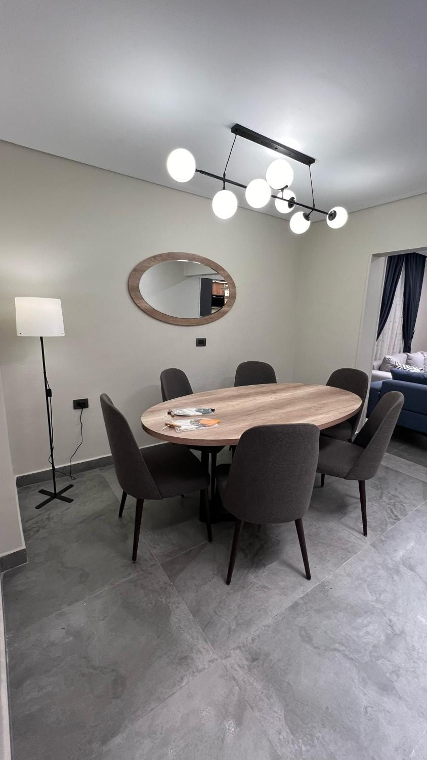 Dining area, Food