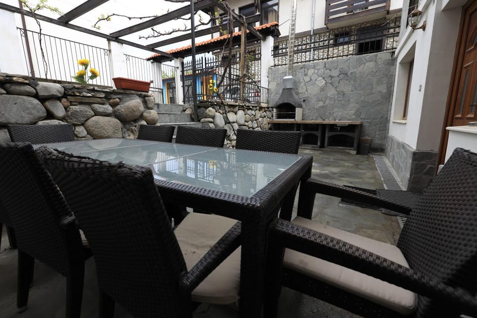 Ikonomov House Bed and Breakfast in Bansko