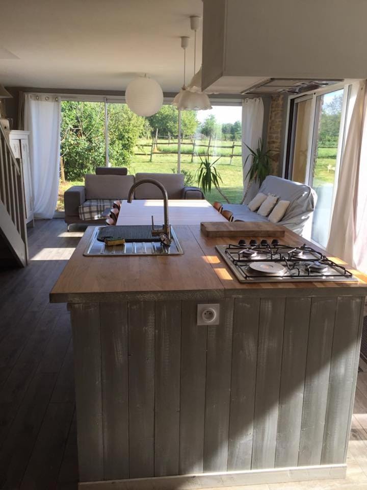 Kitchen or kitchenette, Living room