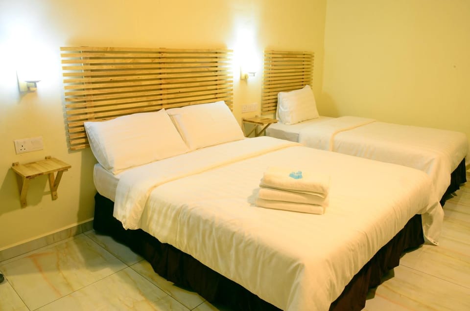 Bed, towels