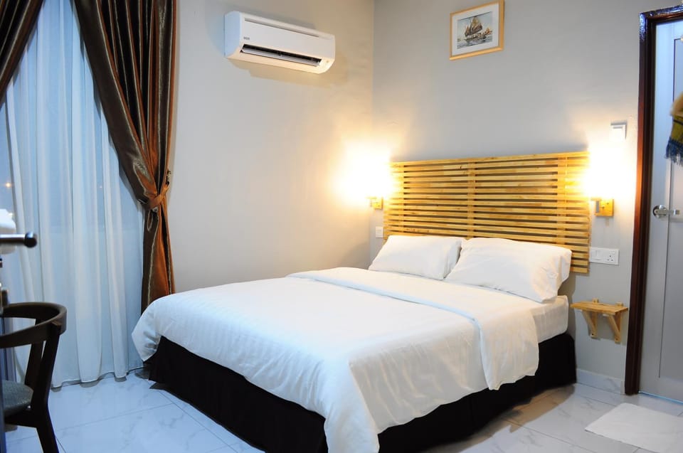 Bed, air conditioner