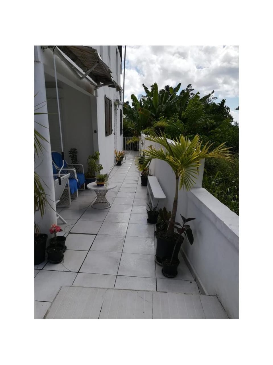 Facade/entrance, View (from property/room)