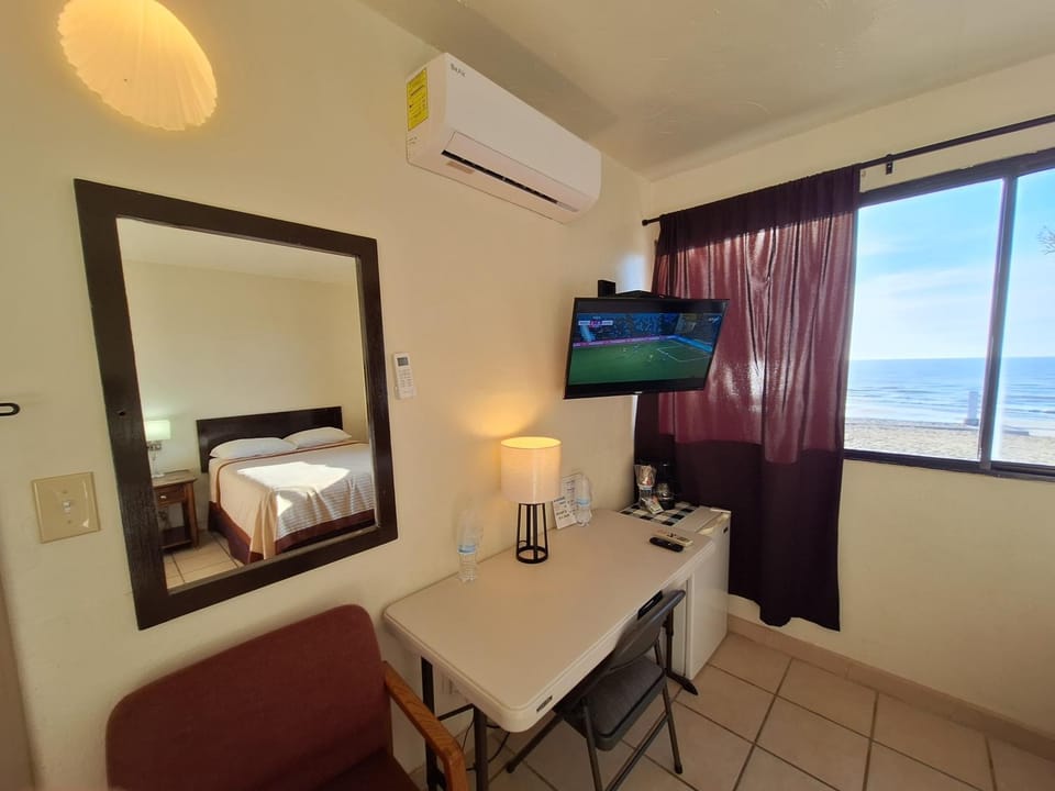 #39 Bungalow Seaside Hotel & Victors RV Park Hotel in San Felipe