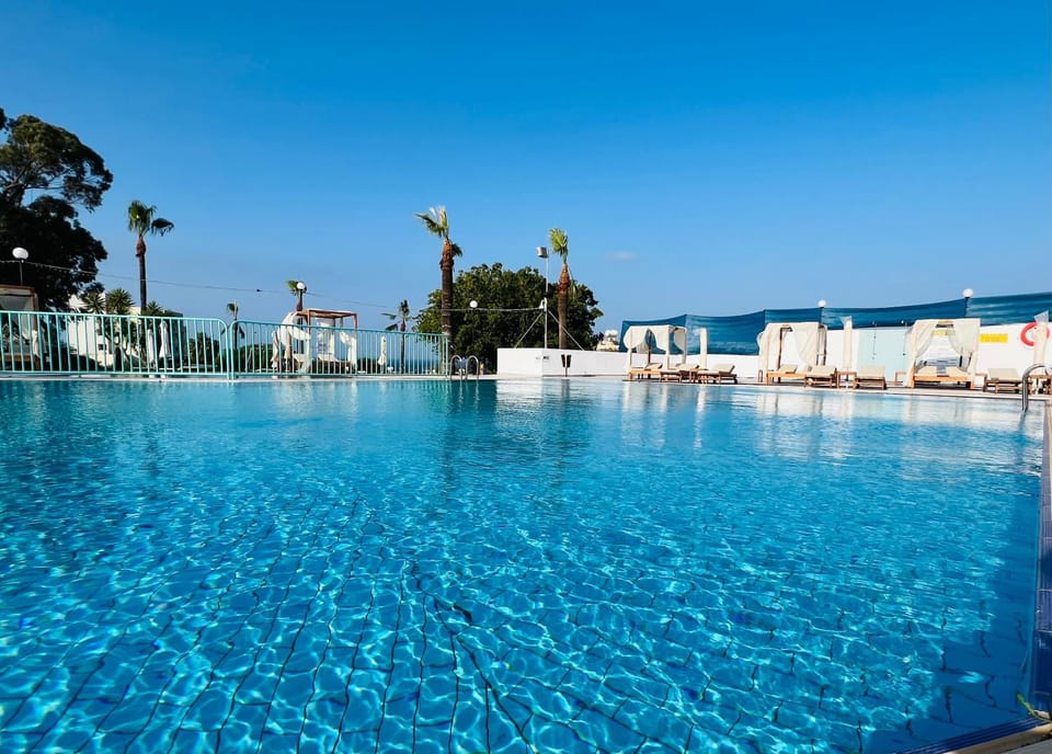 Day, Pool view, Swimming pool, Swimming pool, sunbed