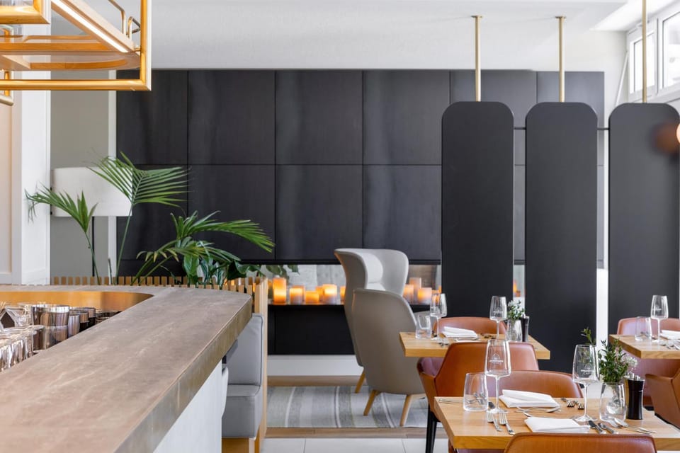 Restaurant/places to eat, Seating area