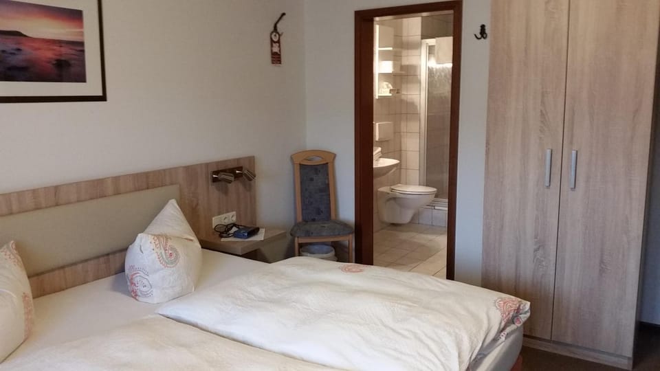 Toilet, Bed, Bathroom, Photo of the whole room, Bedroom, wardrobe