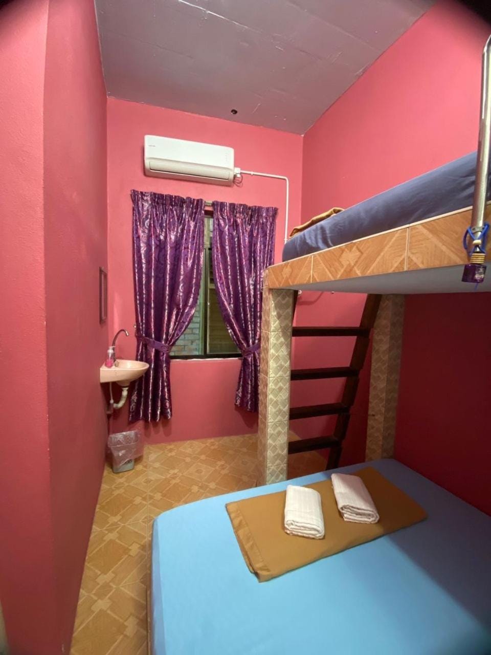 Rumah Hentian Ayah Bed and Breakfast in Besut