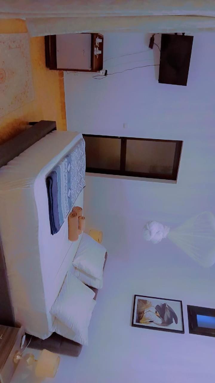 Bed, TV and multimedia, minibar