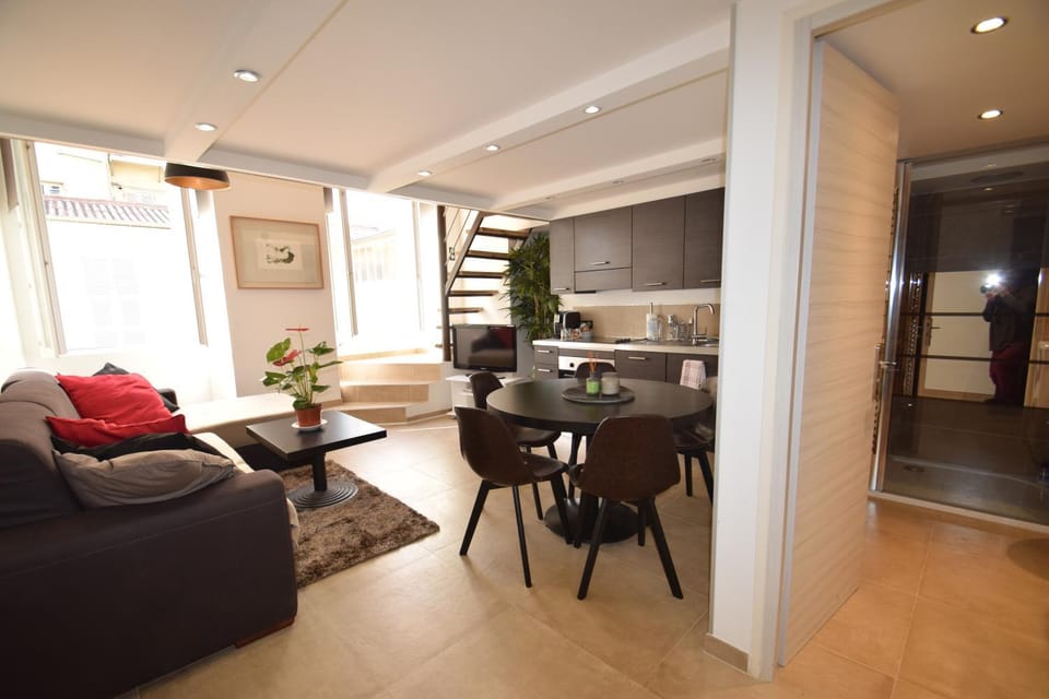Perla Duplex - No Better Location In Nice Apartment in Nice