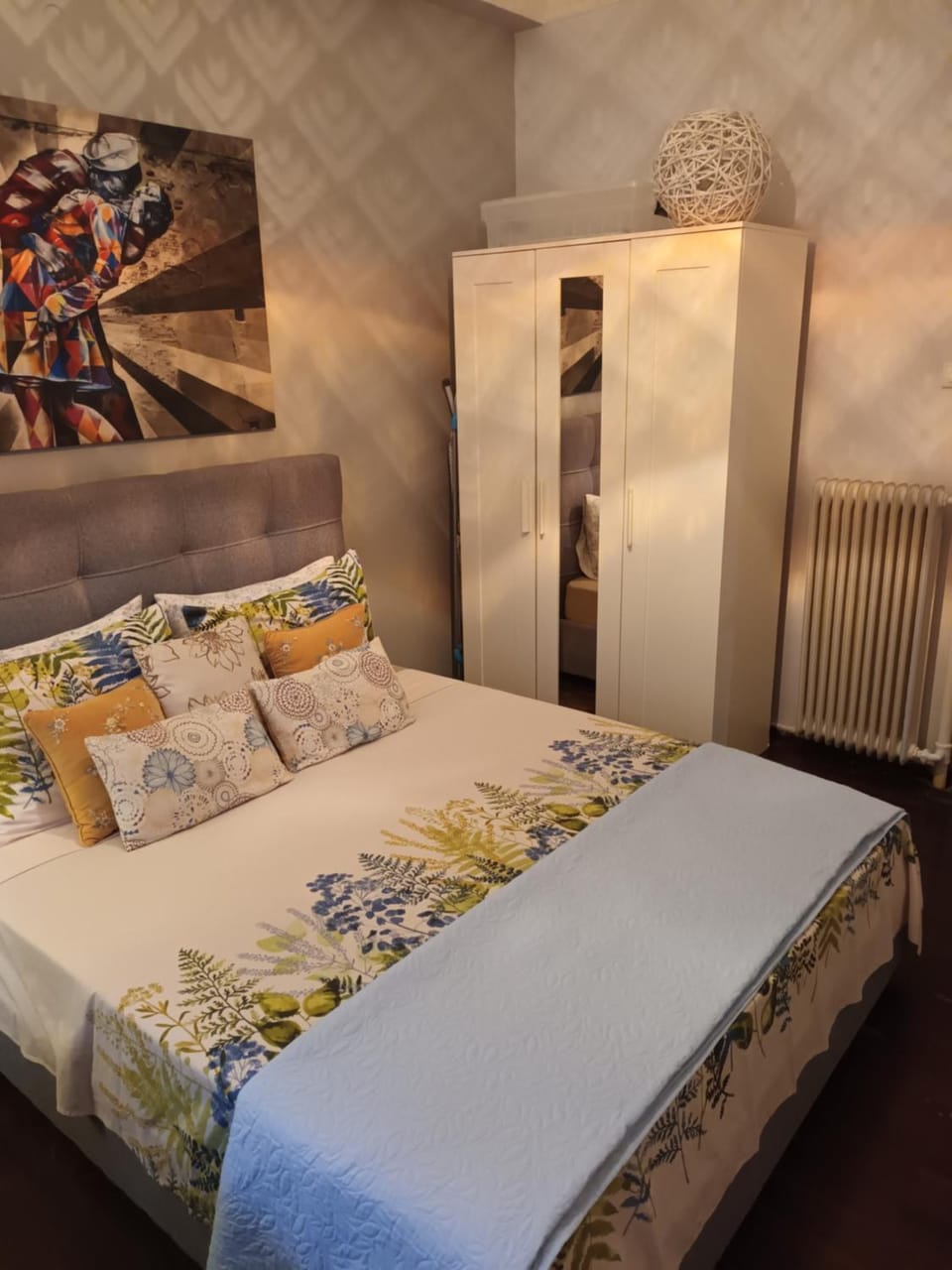 Bed, Photo of the whole room, Bedroom, wardrobe