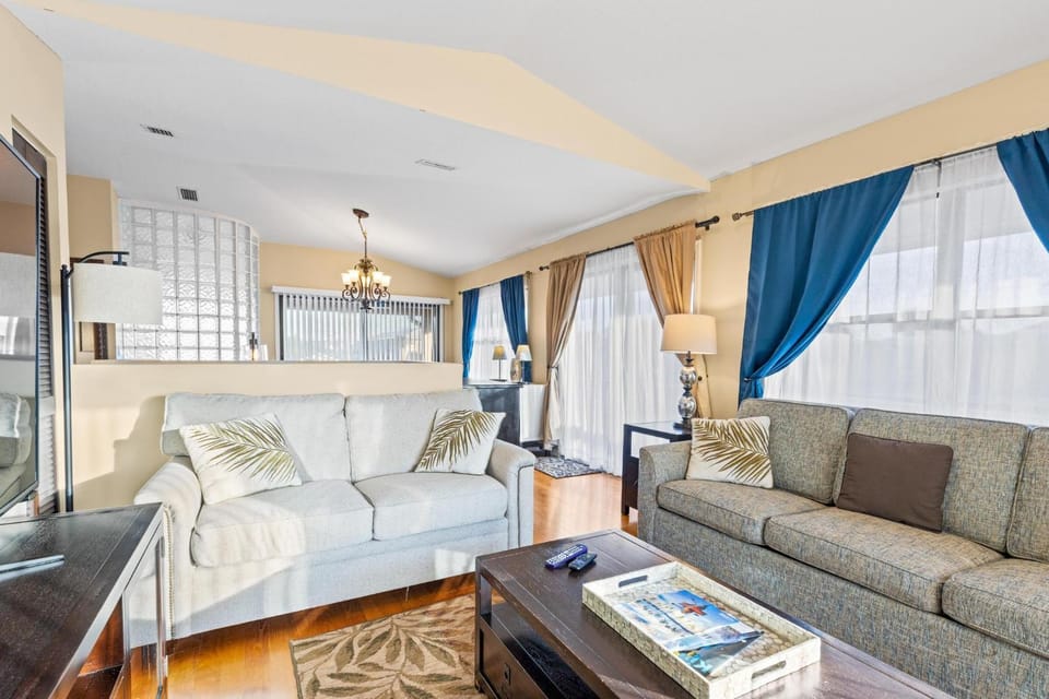 TV and multimedia, Living room, Seating area, Sea view