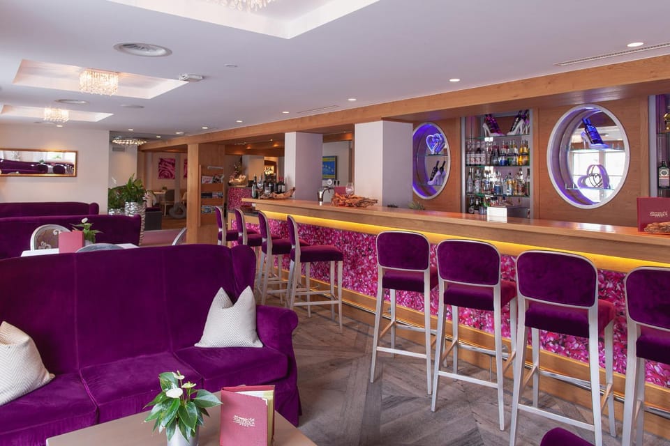 Lounge or bar