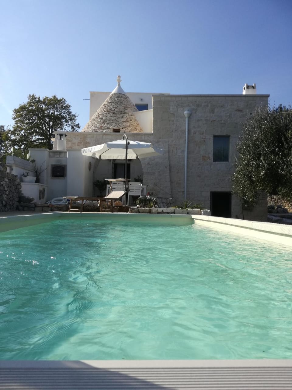 Property building, Facade/entrance, Swimming pool, Swimming pool