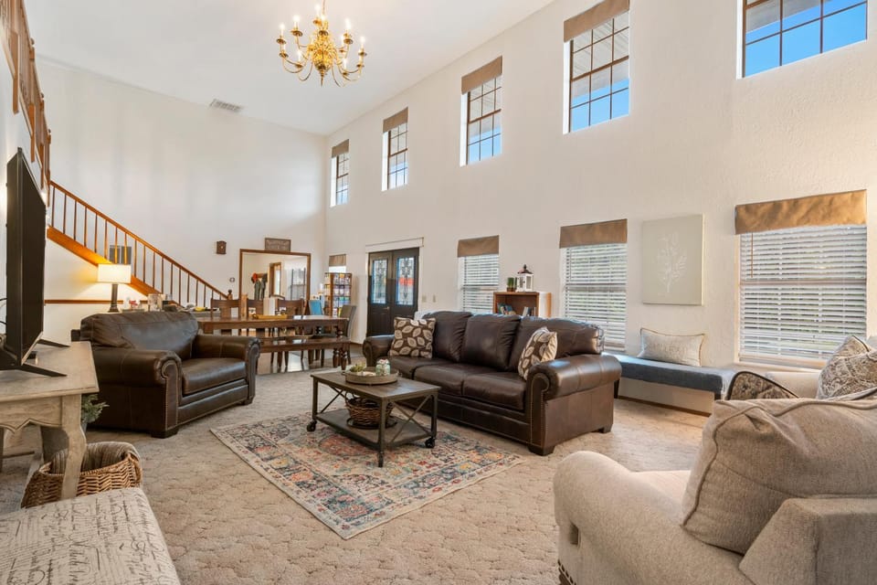 Communal lounge/ TV room