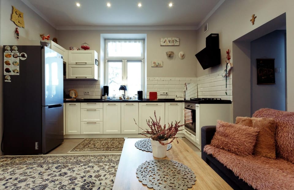 Kitchen or kitchenette, Living room