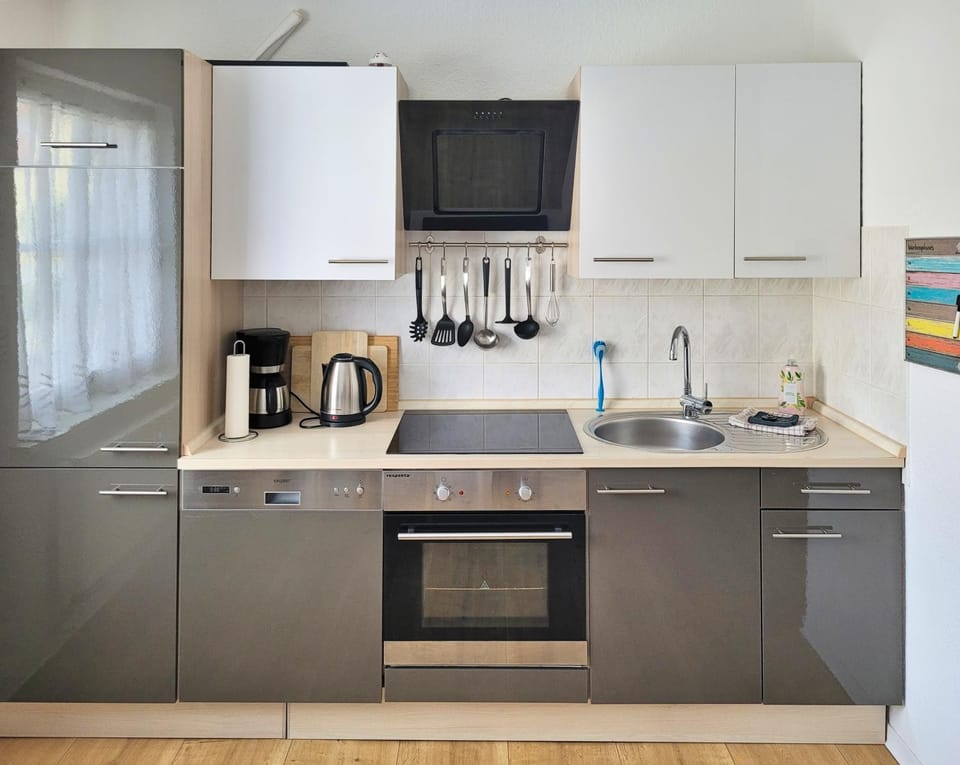 Kitchen or kitchenette, kitchen, kitchen