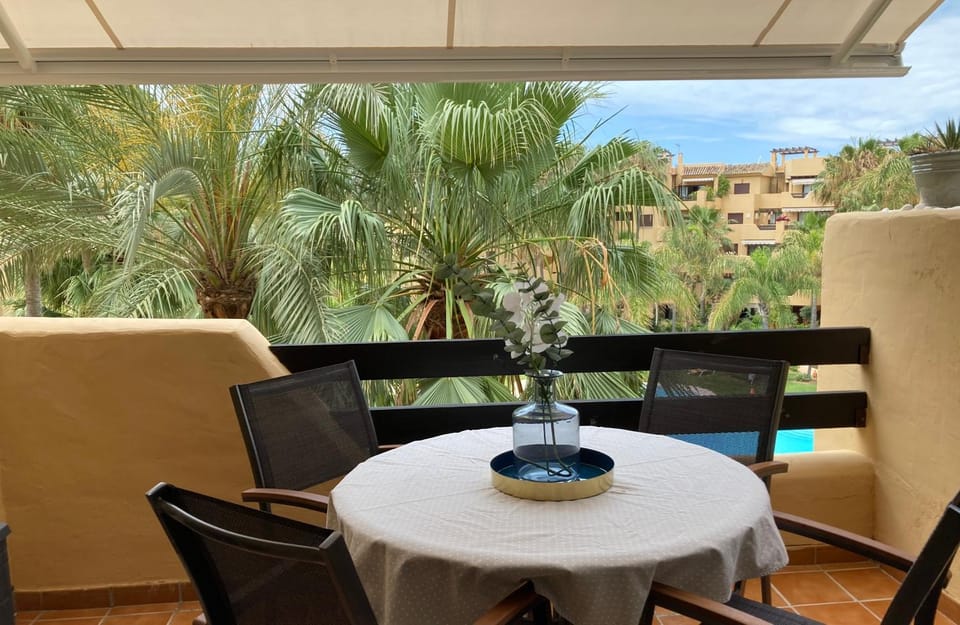 Balcony/Terrace, Dining area, Garden view