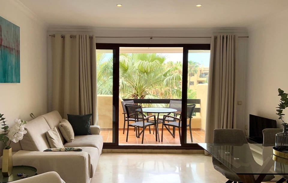 Living room, Garden view
