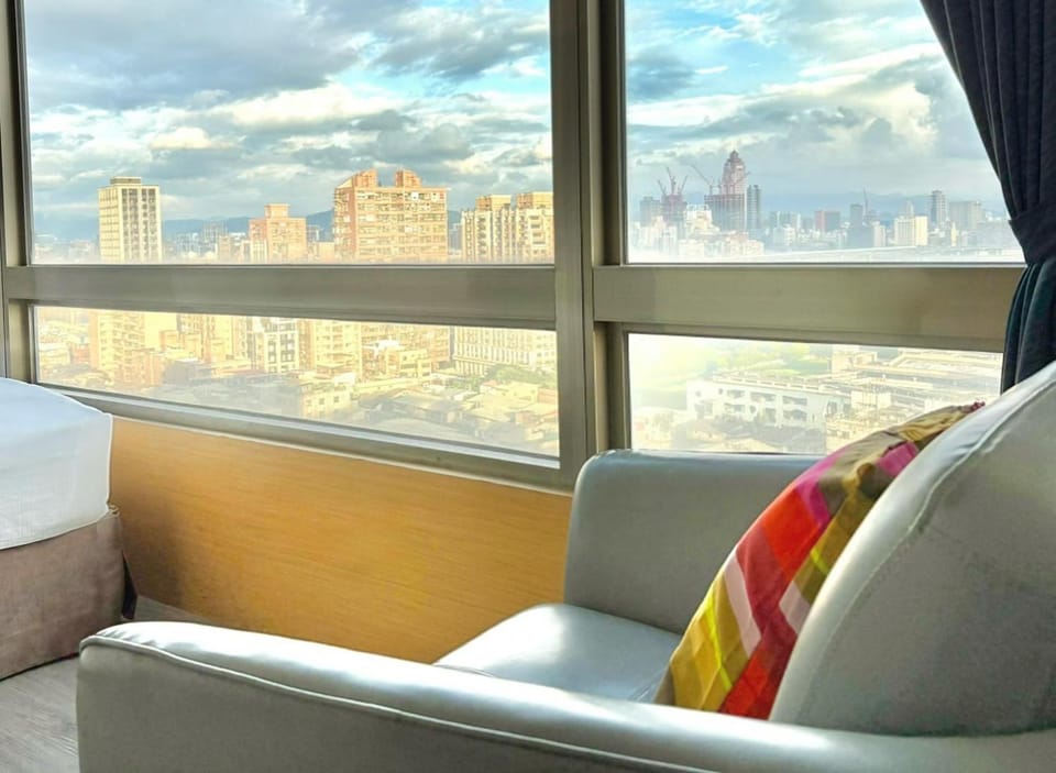 Bed, City view
