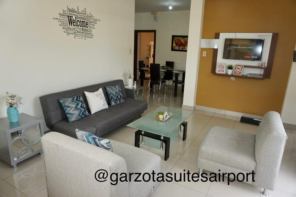 Garzota Suites Airport Balcony Apartment in Guayaquil