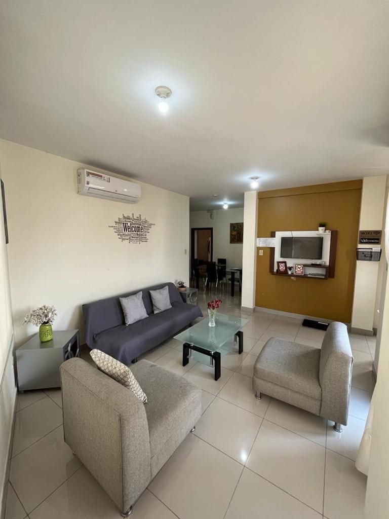 Garzota Suites Airport Balcony Apartment in Guayaquil
