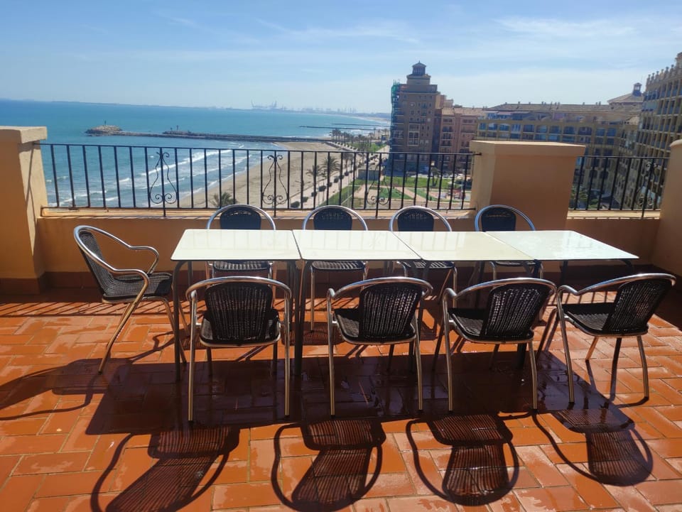 Natural landscape, Balcony/Terrace, Dining area, Sea view