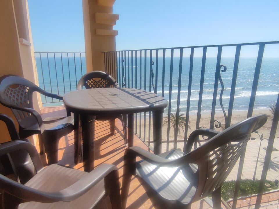 Balcony/Terrace, Seating area, Beach