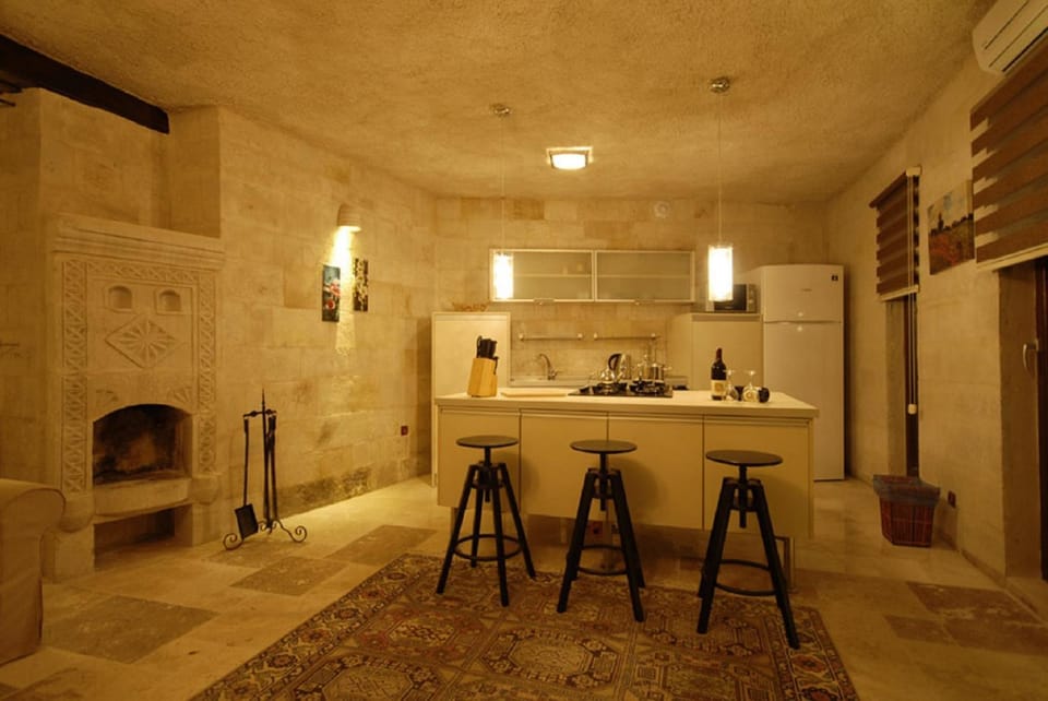 Coffee/tea facilities, Kitchen or kitchenette, Dining area