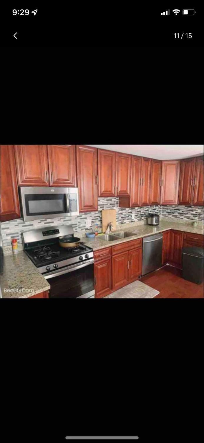 Cozy Rowhouse Next JHH Vacation rental in Baltimore