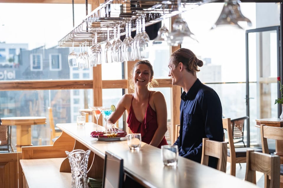 Restaurant/places to eat, Lounge or bar, Food and drinks, Guests, Area and facilities, Drinks, Alcoholic drinks, Non alcoholic drinks