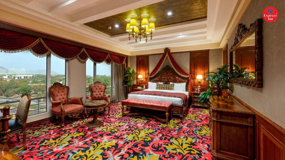 Bed, Seating area, Bedroom
