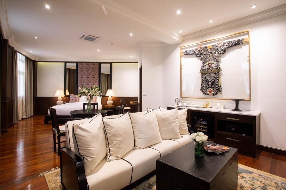 Seating area, Bedroom