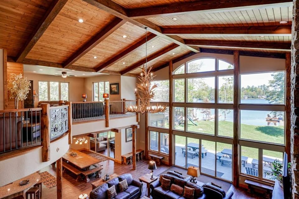 Whispering Pines Lodge: 11 Bedroom House in Wisconsin