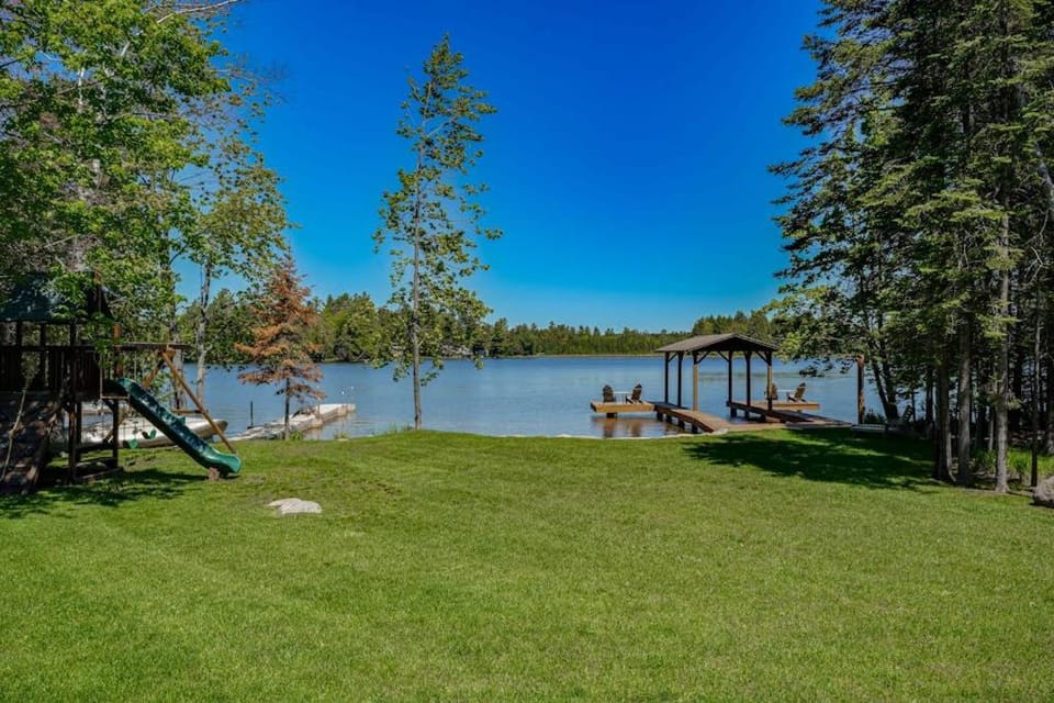 Whispering Pines Lodge: 11 Bedroom House in Wisconsin