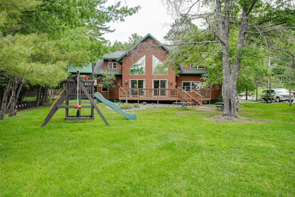 Island View I House in Wisconsin
