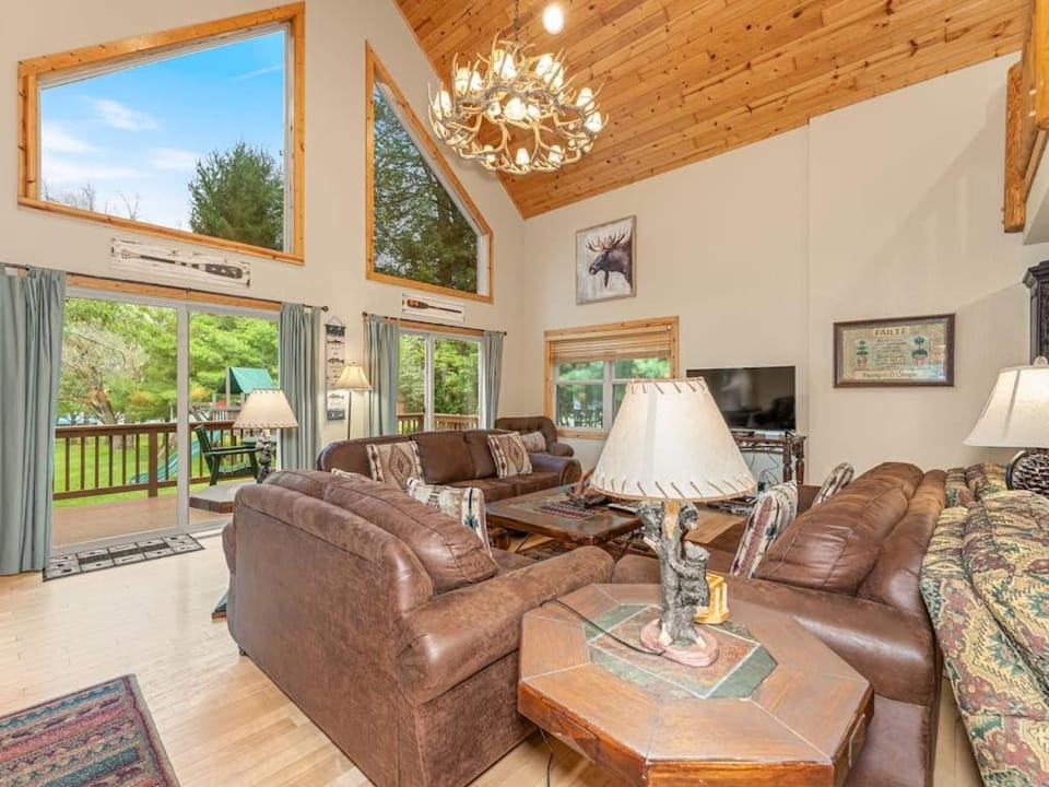 Island View I House in Wisconsin
