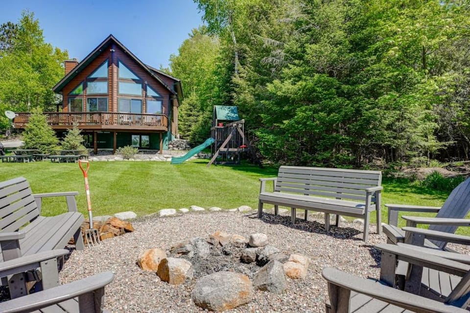 Island View II House in Wisconsin