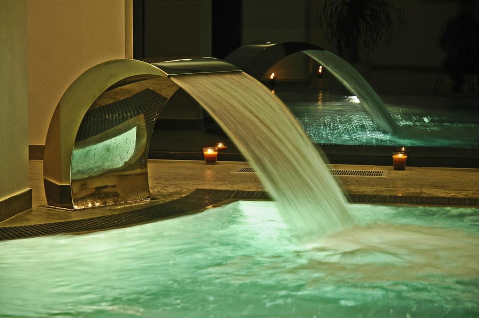 Swimming pool, Swimming pool